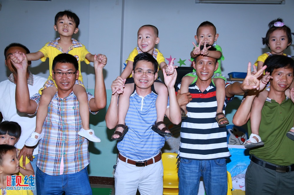 海口艺苗幼儿园举办父亲节活动   让爱传递之幸福家庭。（周宗贵 摄） (25).jpg