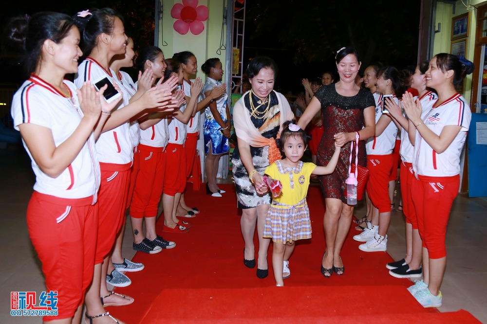 海口艺苗幼儿园举办父亲节活动   让爱传递之幸福家庭。（周宗贵 摄） (93).jpg