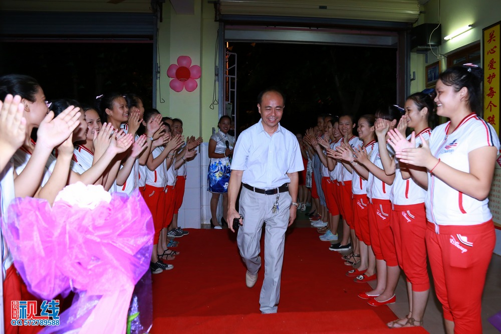 海口艺苗幼儿园举办父亲节活动   让爱传递之幸福家庭。（周宗贵 摄） (102).jpg